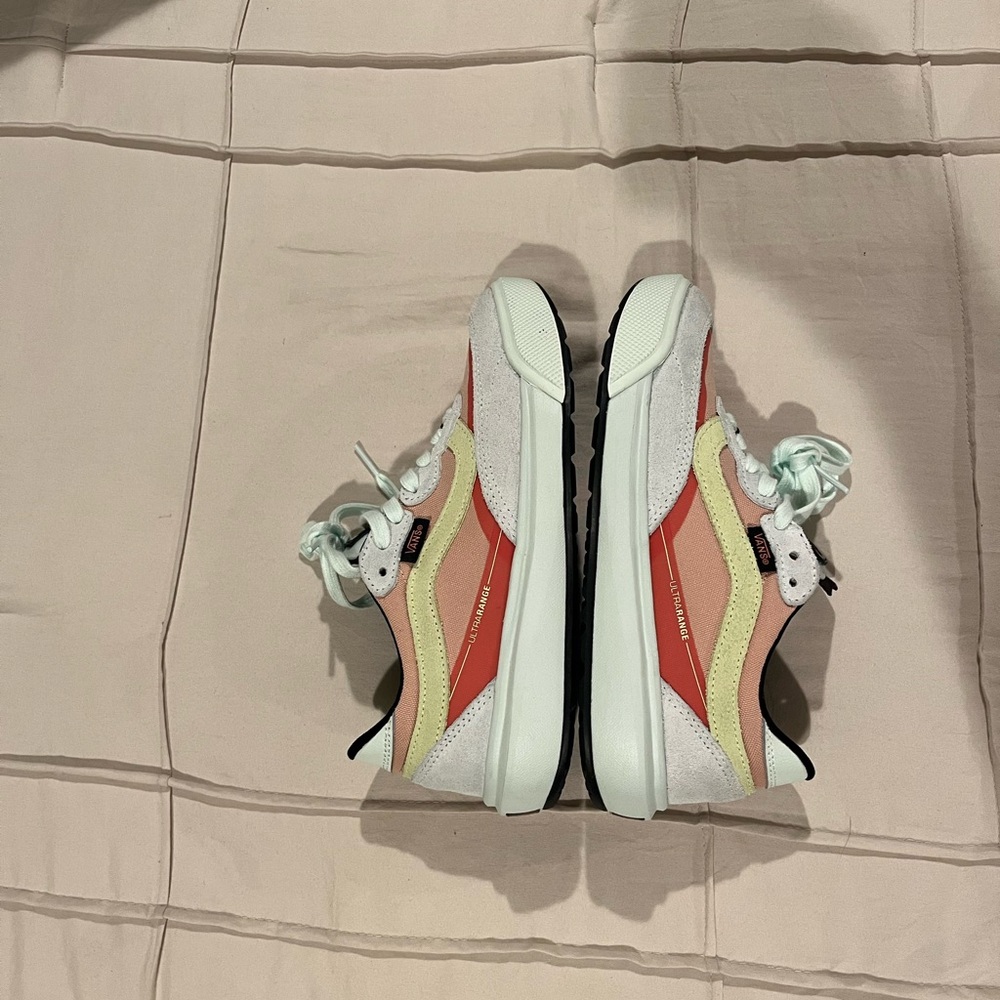 VANS - Picture 4 of 7